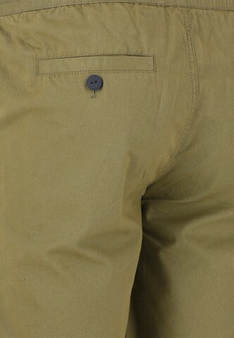 Cruz Regular Shorts 'Gilchrest' in Grün