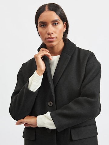 VILA Between-Seasons Coat in Black