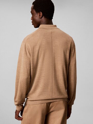 Calvin Klein Sweater in Brown