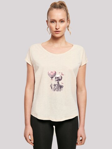 F4NT4STIC Shirt 'Skelett hält Herzballon' in Beige: voorkant