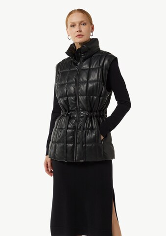 COMMA Vest in Black: front