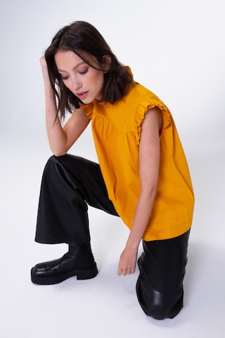 Aligne Top in Yellow