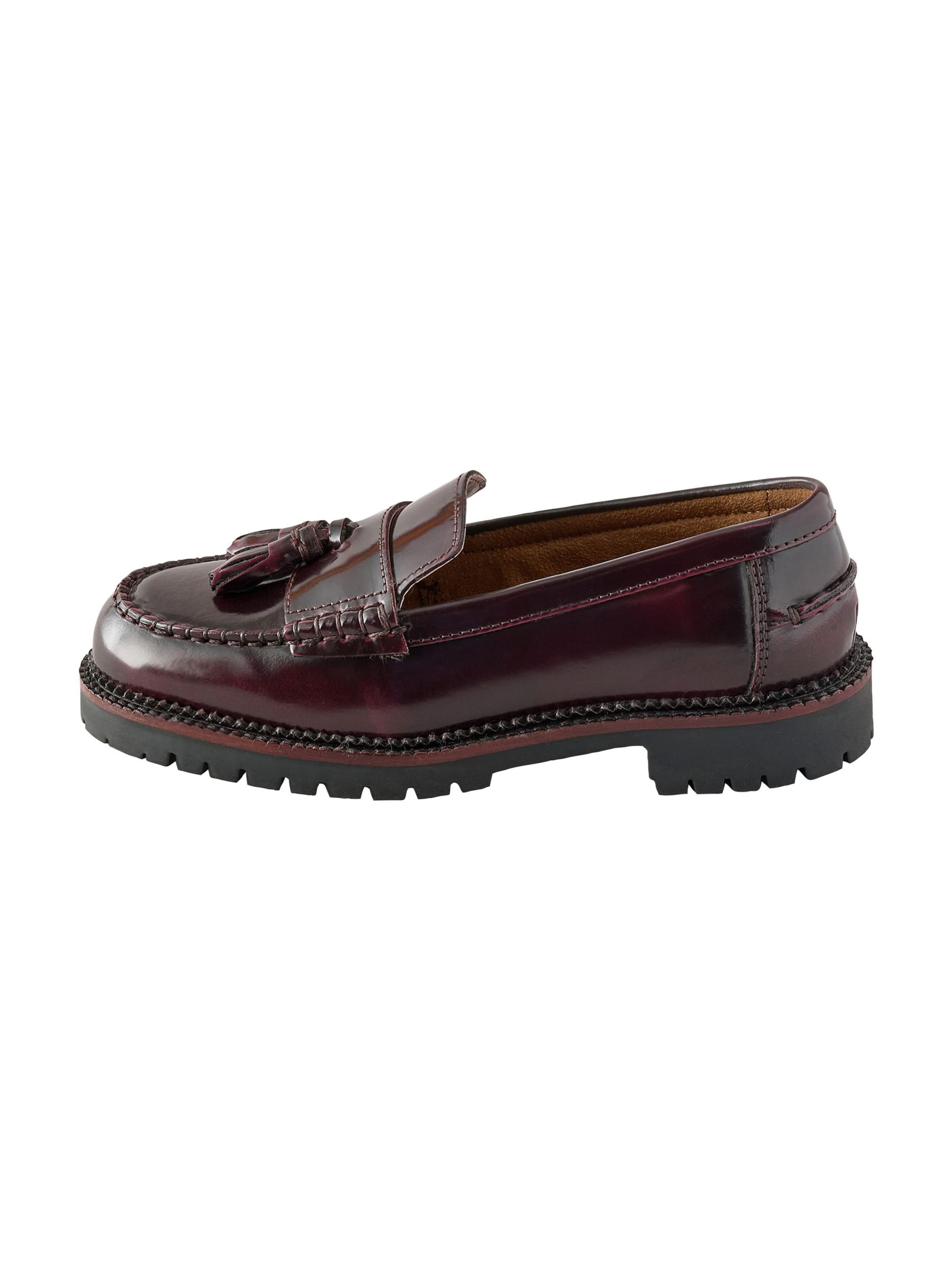Next Flats in Red: front