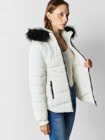 Veste d’hiver KOROSHI en blanc