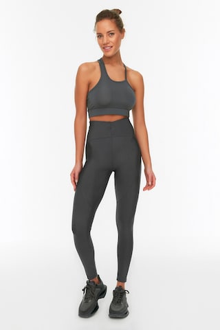 Skinny Leggings Trendyol en gris : devant