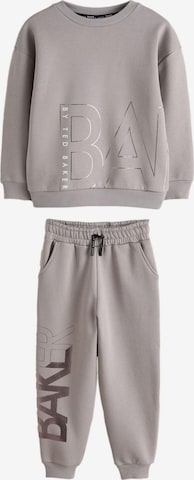 Baker by Ted Baker Juoksupuku värissä harmaa: etupuoli