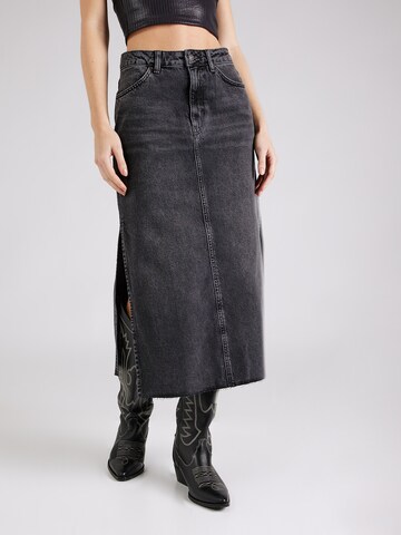 TOPSHOP Skirt in Black: front