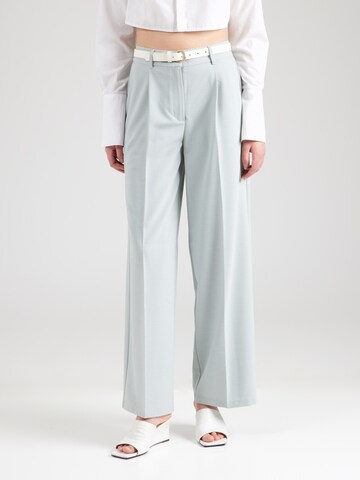 ABOUT YOU Wide leg Trousers with creases 'Ronja' in Green: front