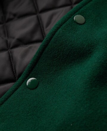 Veste mi-saison Superdry en vert