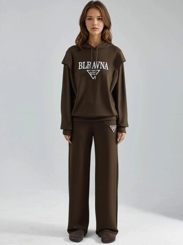 Hiccup Loungewear in Brown: front