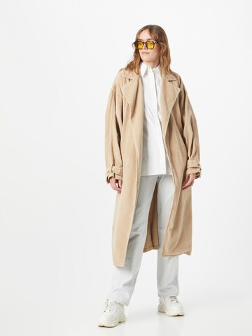 Herrlicher Välikausitakki 'Theodore' värissä beige