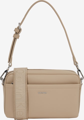 Calvin Klein Schultertasche 'Must' in Beige: Vorderseite