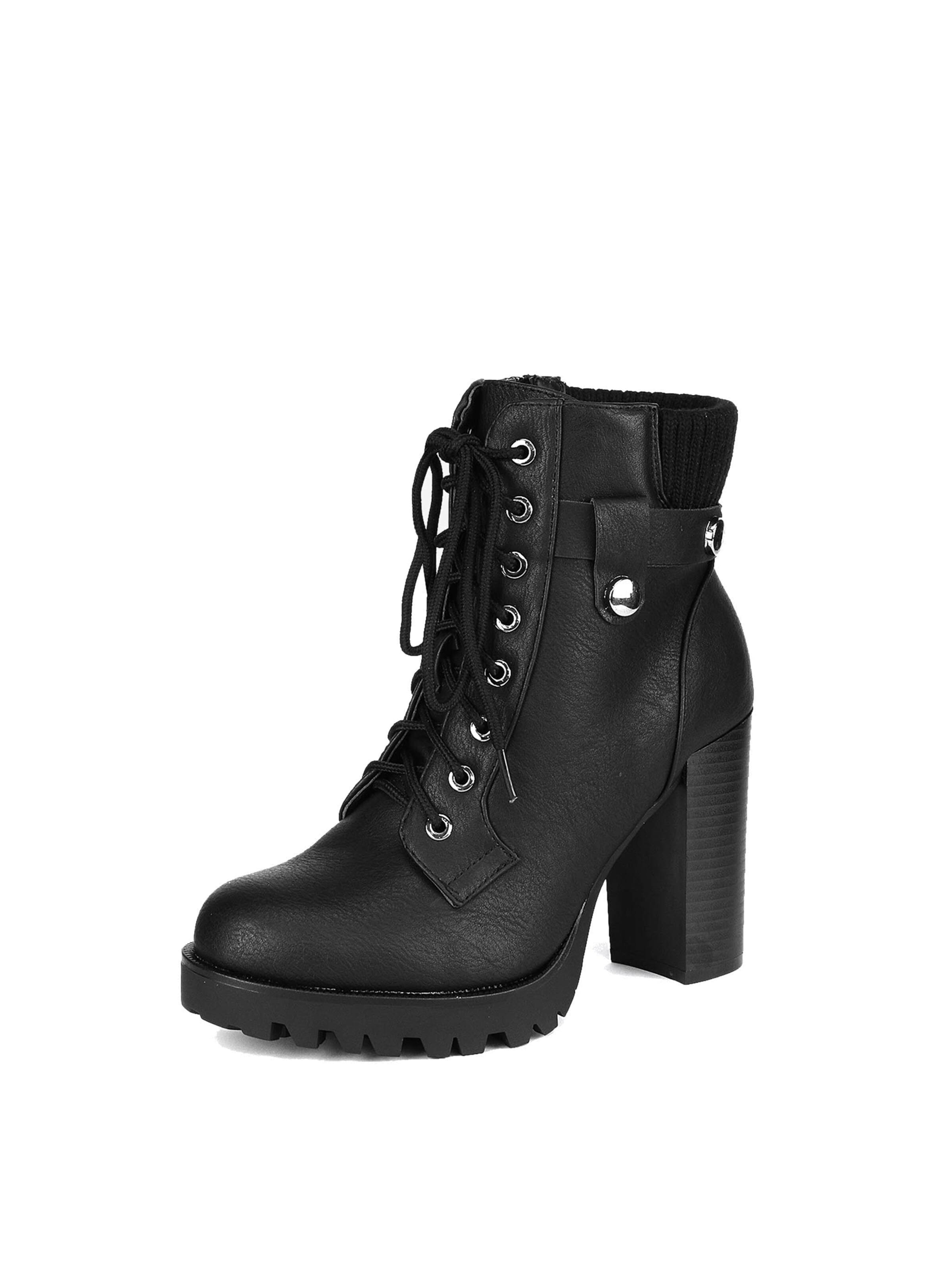 Dream Pairs Boots in Black: front