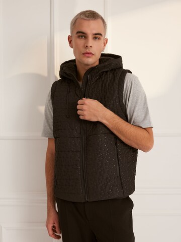 Gilet 'Janosh' di Guido Maria Kretschmer Men in nero: frontale