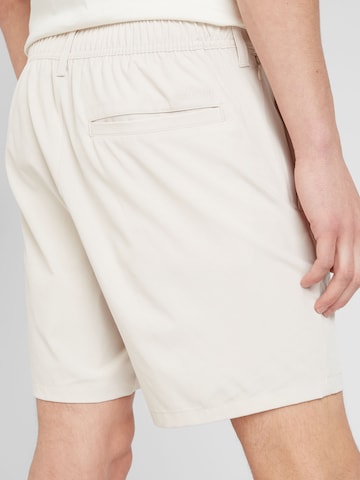 HOLLISTER Loosefit Shorts in Beige