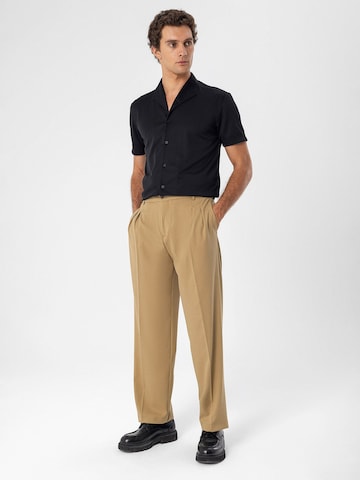 Antioch Regular fit Button Up Shirt in Black