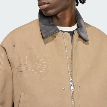 ADIDAS ORIGINALS Jacke 'Premium Essentials' in Grün
