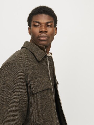 JACK & JONES Tussenjas in Bruin
