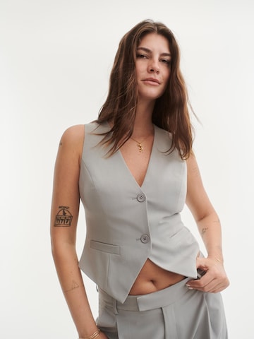 ABOUT YOU x Laura Giurcanu Suit Vest in Grey: front