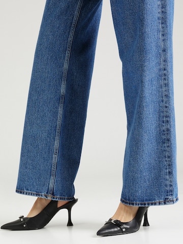 Wide leg Jeans de la Monki pe albastru