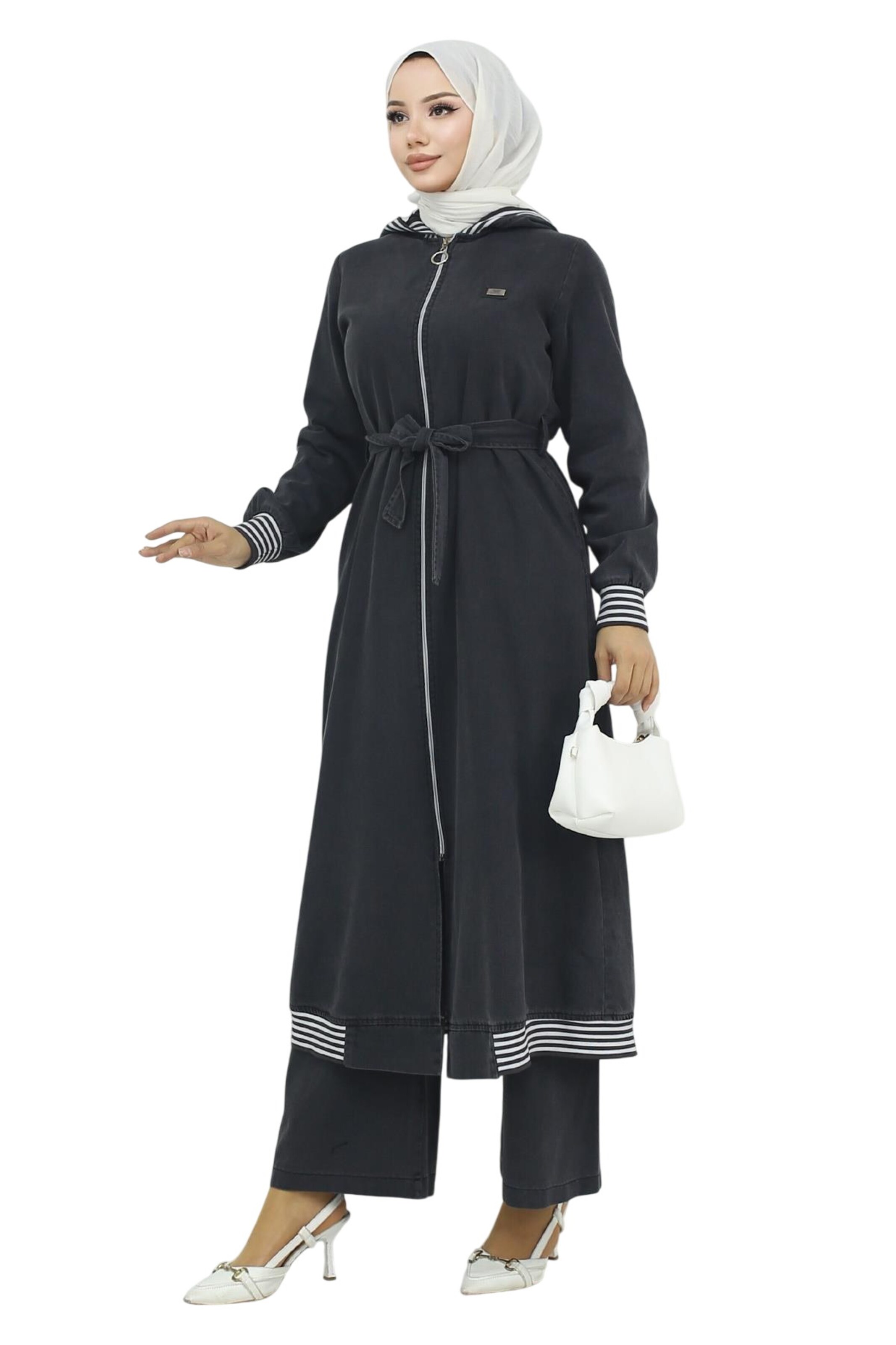 MODAMIHRAM Pantsuit in Black: front