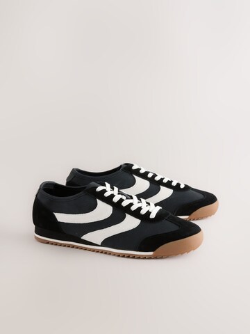 Next Sneaker in Schwarz
