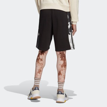 juoda ADIDAS ORIGINALS Standartinis Kelnės 'Camo Series'