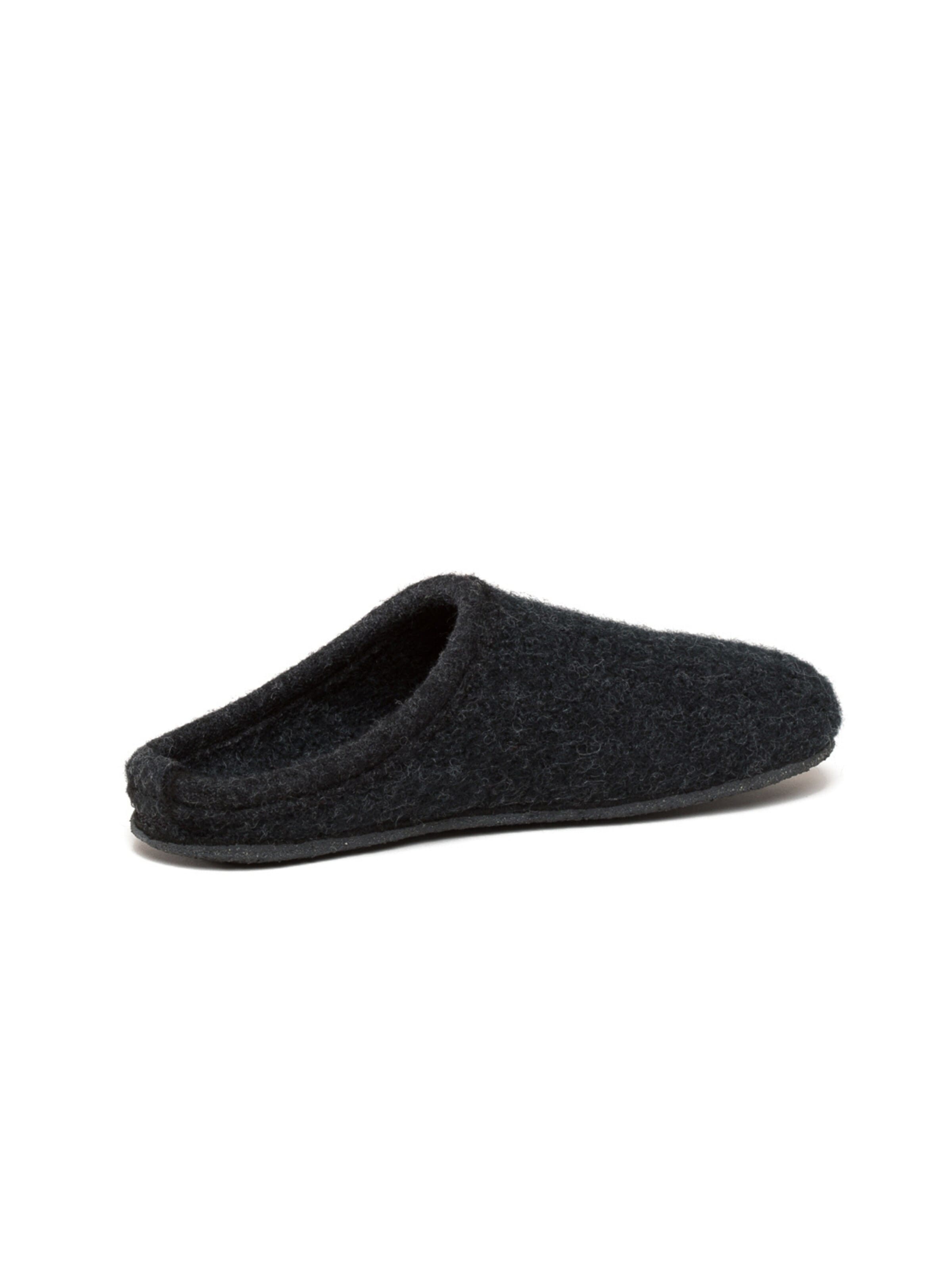 Gottstein Slippers 'Walkpantoffel Alpine Light' in Black