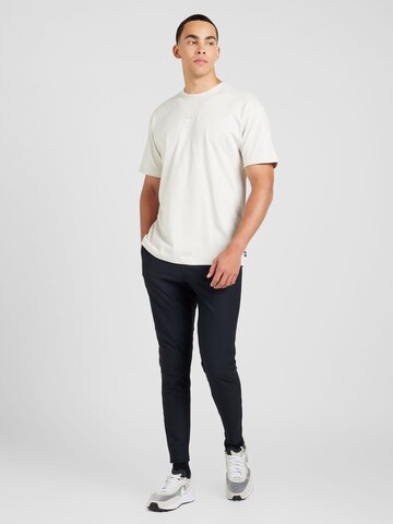 Nike Sportswear Μπλουζάκι 'Premium Essentials' σε καφέ