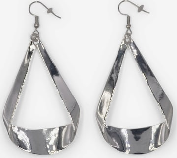 J. Jayz Earrings in Silver: front