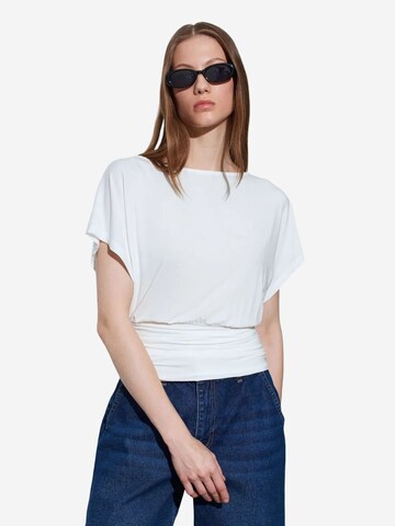 Dilvin T-Shirt in Weiß