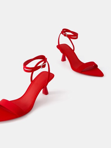 Bershka Sandale in Rot
