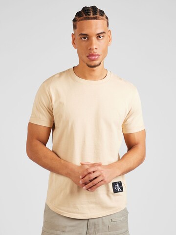 T-Shirt Calvin Klein Jeans en beige : devant