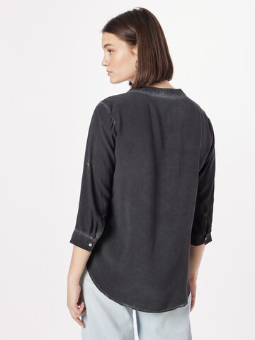 QS - Blusa em preto