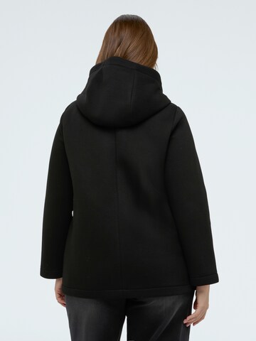 Fiorella Rubino Wintermantel in Zwart