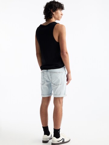 Pull&Bear Regular Shorts in Blau