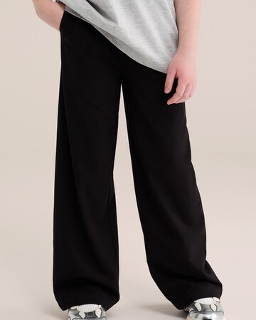 WE Fashion Regular Trousers 'Meisjes' in Black