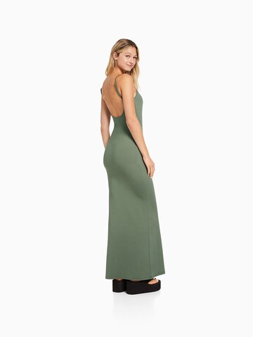 Rochie de la Bershka pe verde