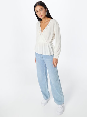 ABOUT YOU Blouse 'Binia' in Wit