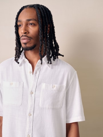 Coupe regular Chemise Next en blanc
