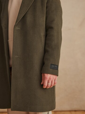 DAN FOX APPAREL Between-Seasons Coat 'Frederik' in Green