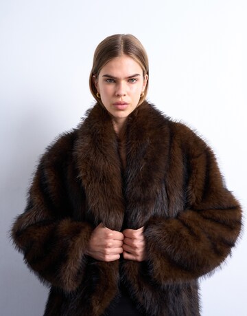 TOPSHOP Vinterkappa i brun