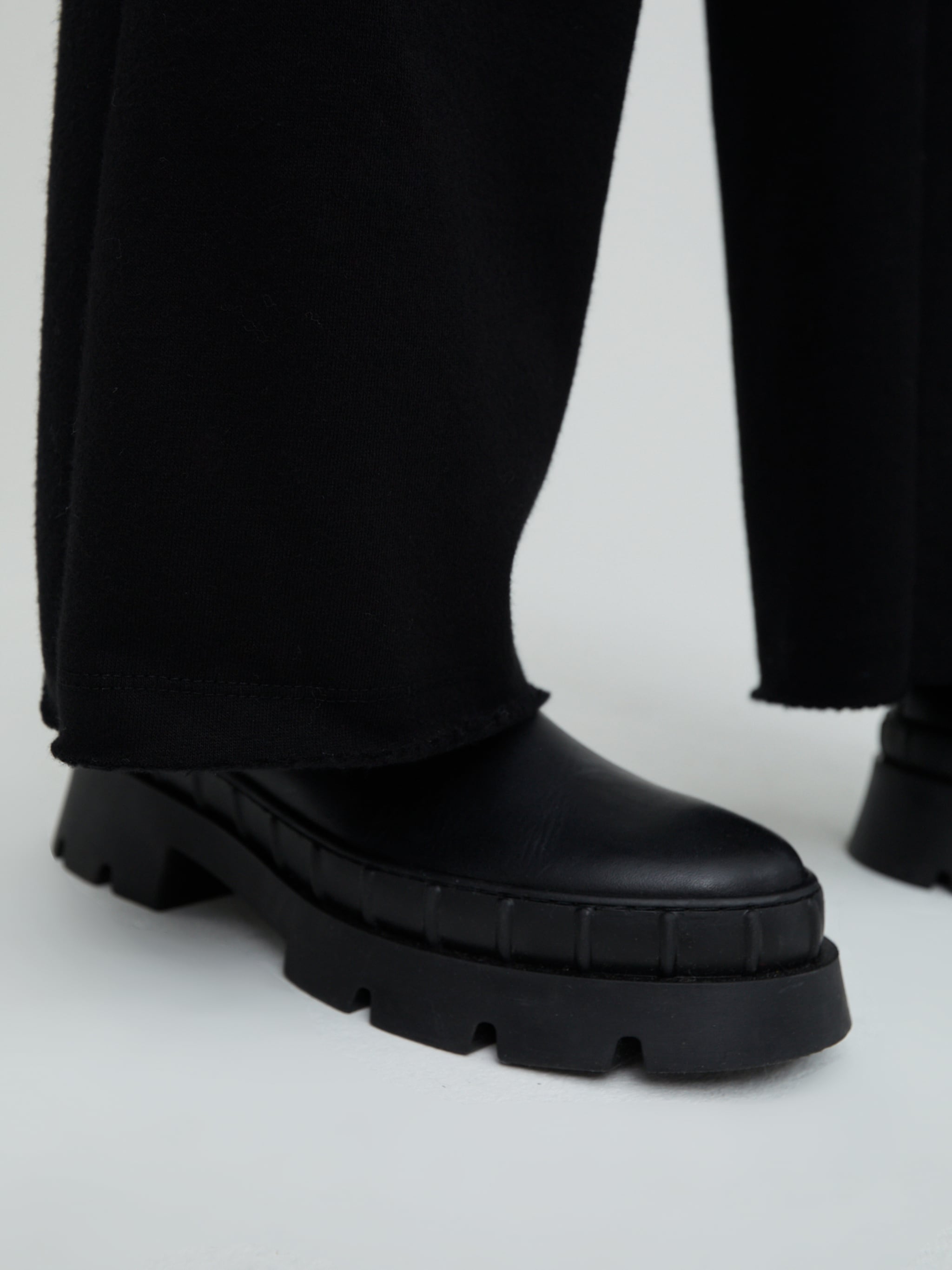 EDITED Produkte Hose 'Sylvia' schwarz