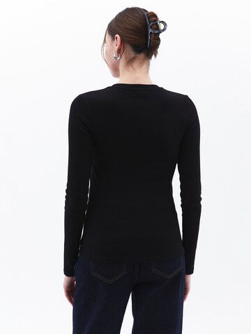 OXXO Shirt in Zwart