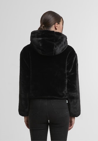 Urban Classics Демисезонная куртка в Черный