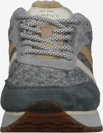 Baskets basses GANT en gris