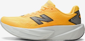 new balance 'FuelCell Rebel v5 Grey Days'. in Orange: Vorderseite