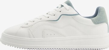 Sneaker bassa di Bershka in bianco