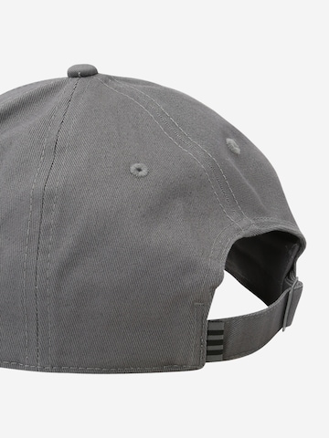 ADIDAS ORIGINALS Cap 'Trefoil' in Grau