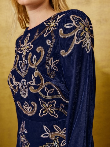 love & roses Dress in Blue